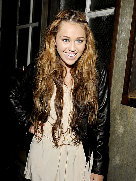 miley cyrus hair extensions straight. Miley Cyrus#39; style: going