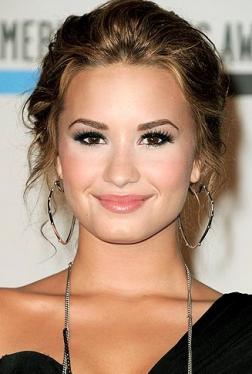 Demi Lovato Hairstyle on Demi Lovato   S Hair Sparks Public Debate   Real Hairstyles